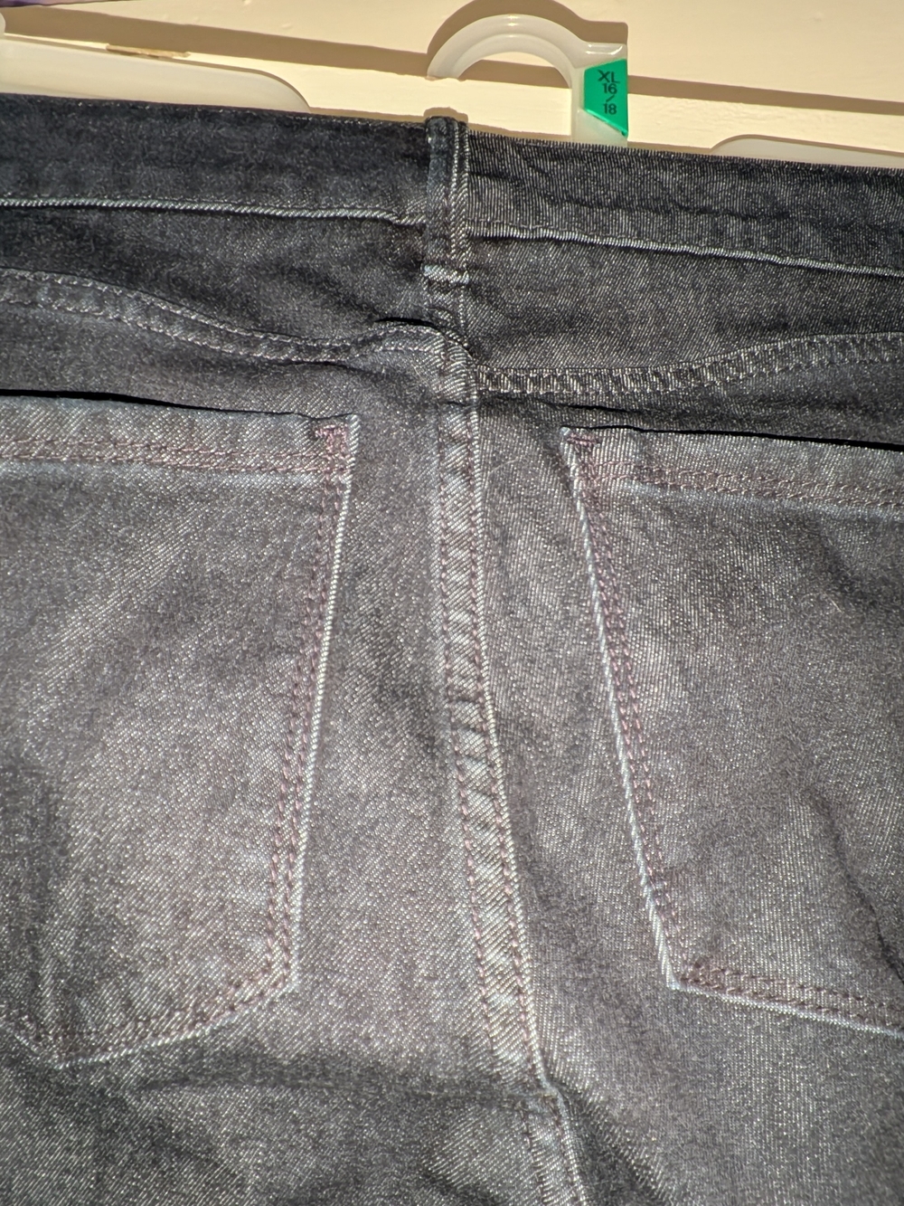 White House Black Market Women's Dark Wash Skinny Jeans - Picture 5 of 6